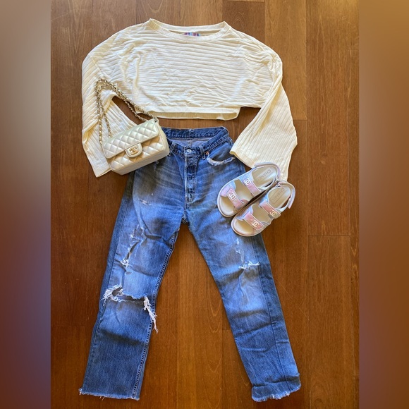 Vintage Levi’s button up heavily worn out 24 waist  cropped fit cheeky! - Picture 2 of 13